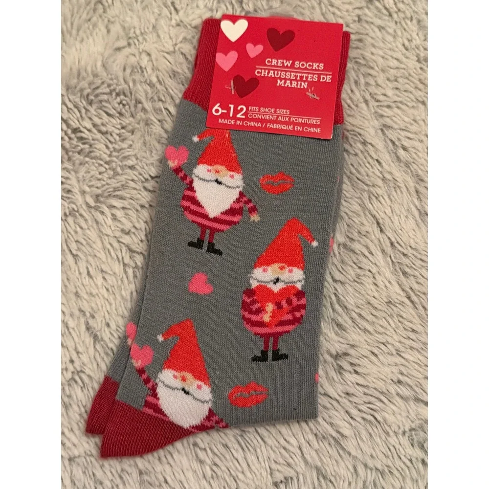 Valentine's Day Crew Socks Gnome Hearts‎ Fits Size 6-10 NEW